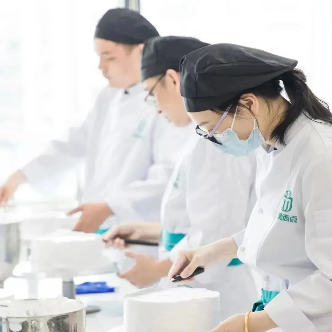 寶媽帶娃創業文案_寶媽帶娃創業正能量簡短的句子_帶娃創業的文案