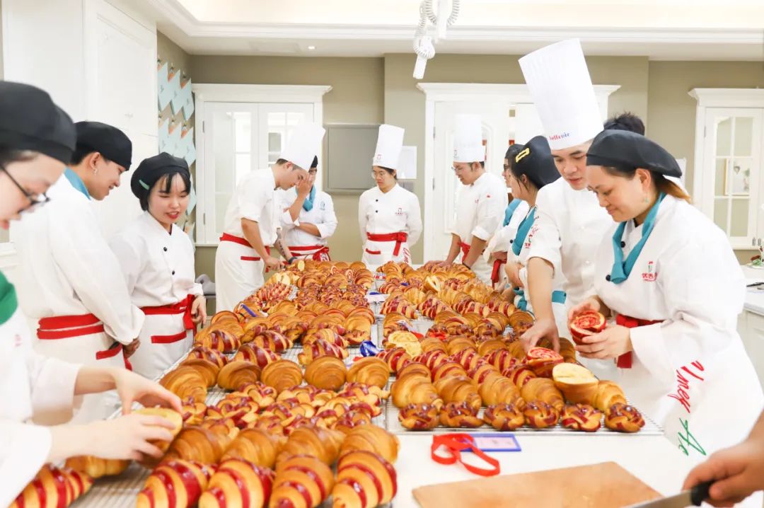 寶媽帶娃創業正能量簡短的句子_寶媽帶娃創業文案_帶娃創業的文案