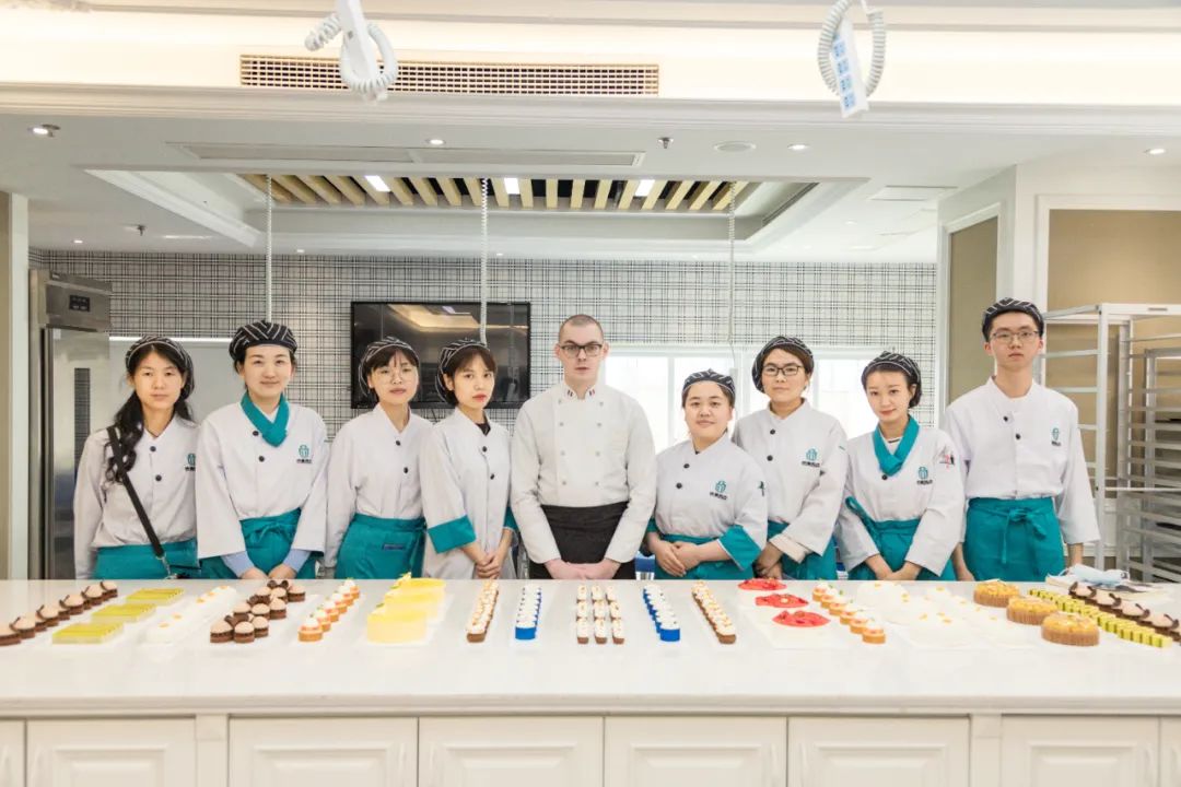 寶媽帶娃創業文案_寶媽帶娃創業正能量簡短的句子_帶娃創業的文案