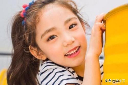 男孩兒化妝視頻_男孩的化妝教程視頻_小男孩簡單化妝