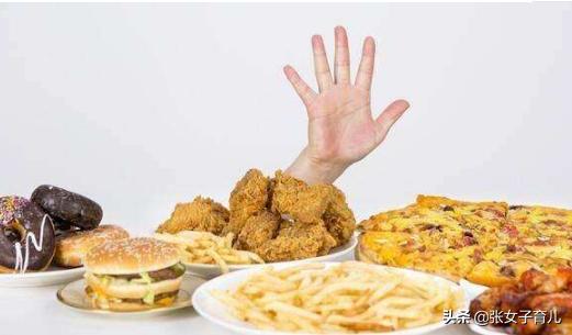 哺乳期間，寶媽天天吃東西，可能導致母乳變為“毒奶”，你知道么